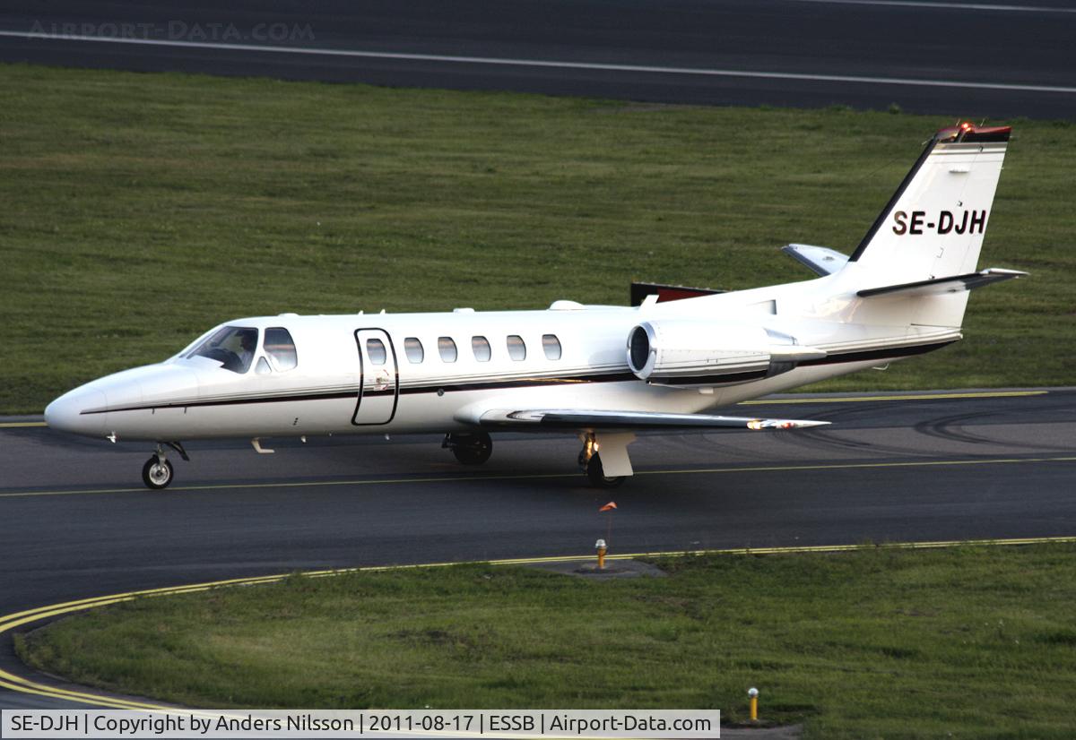 SE-DJH, 2002 Cessna 550 Citation Bravo C/N 550-1022, Vacating runway 12.