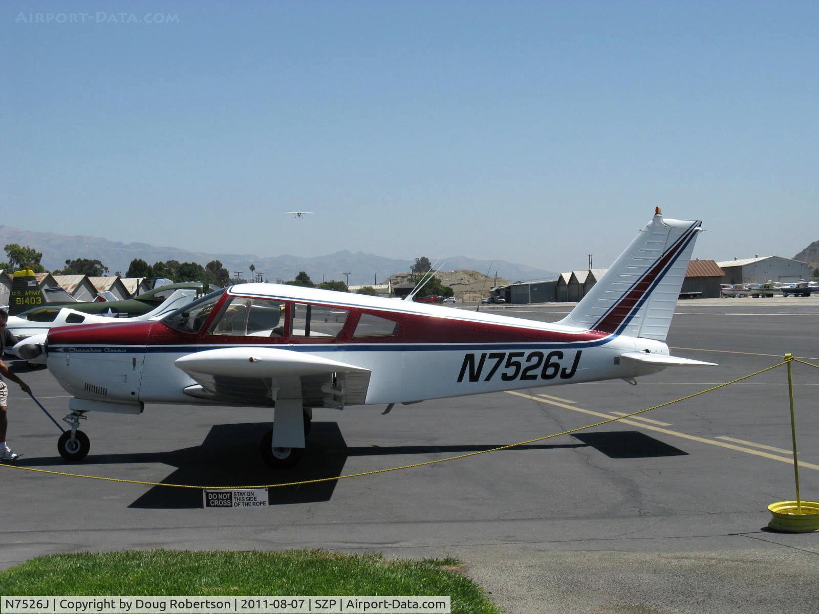N7526J, 1968 Piper PA-28R-180 Cherokee Arrow C/N 28R-30897, 1968 Piper PA-28R-180 ARROW, Lycoming IO-360-B1E 180 Hp, refueling