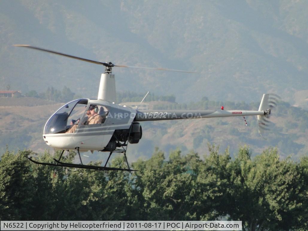 N6522, Robinson R22 Beta C/N 0522, Shooting landings and hovering over runway 26L