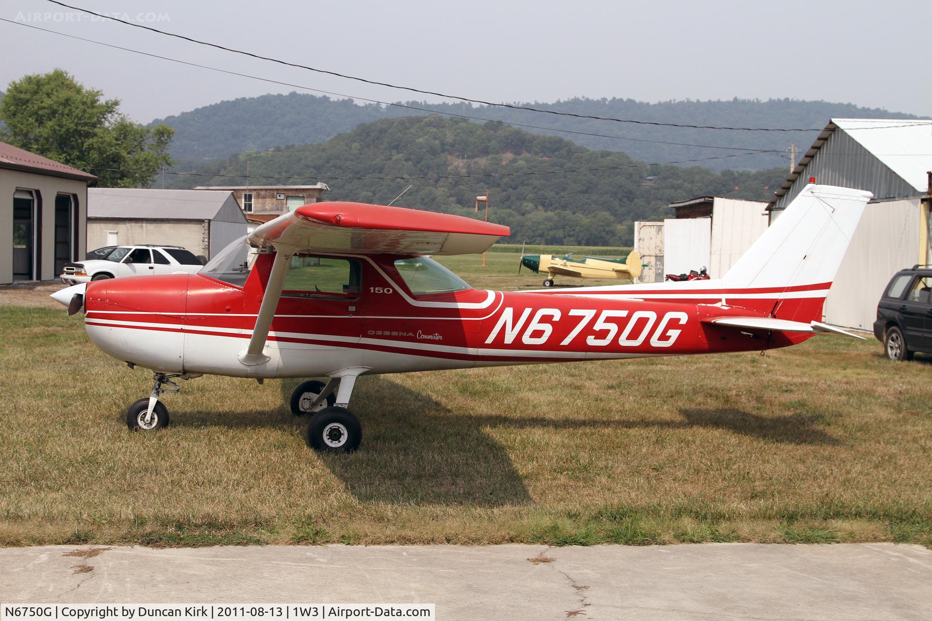 N6750G, 1970 Cessna 150L C/N 15072250, My favorite type airfield. Guys sitting around soaking up the sun, BSing, and have a few pops. Happy to see a visitor!