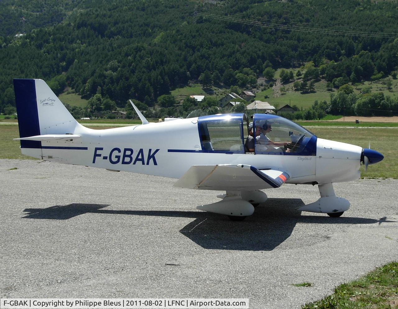 F-GBAK, Robin DR-400-140B 80 Major C/N 1292, Taxiing to rwy 16.