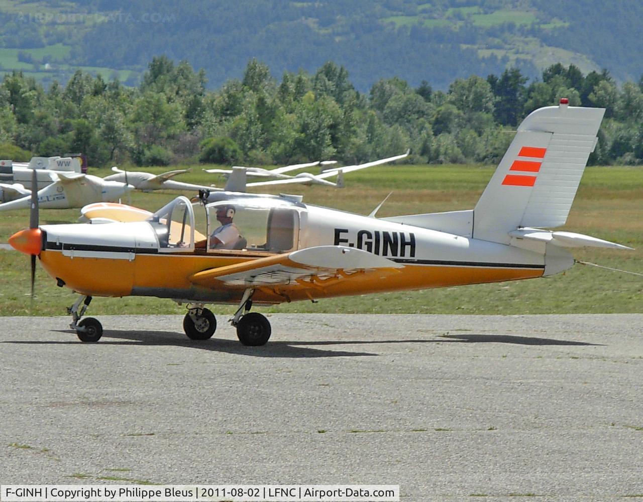 F-GINH, Socata MS-893A Rallye Commodore 180 C/N 10605, Reaching parking position after a very short flight (towing of sailplane).