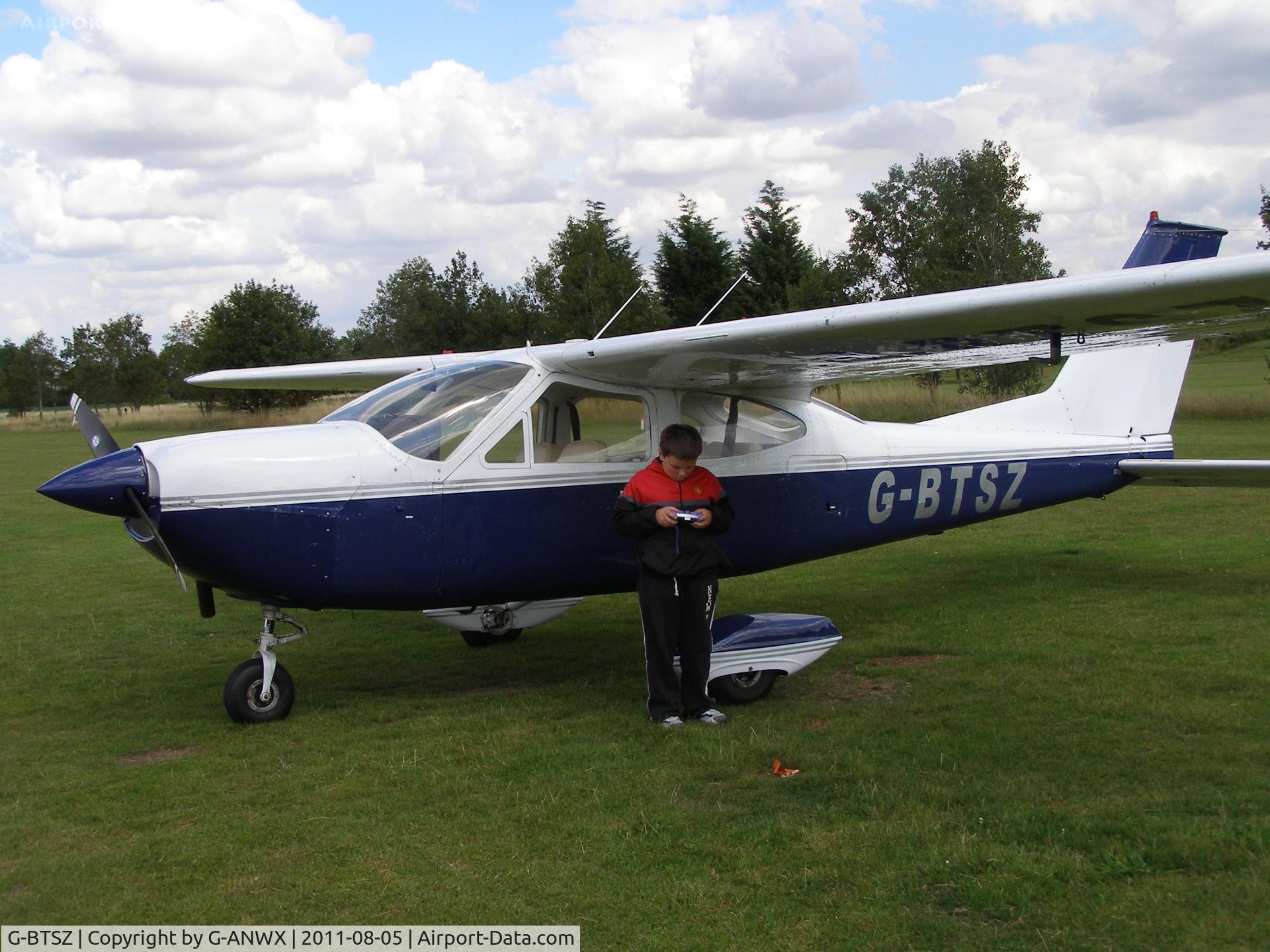 G-BTSZ, 1969 Cessna 177A Cardinal C/N 177-01198, Operated by The Henlow Flying Club. Seen at Henlow.