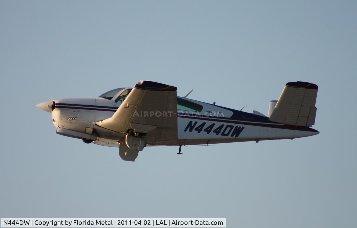 N444DW, 1972 Beech V35B Bonanza C/N D-9416, Beech V35B