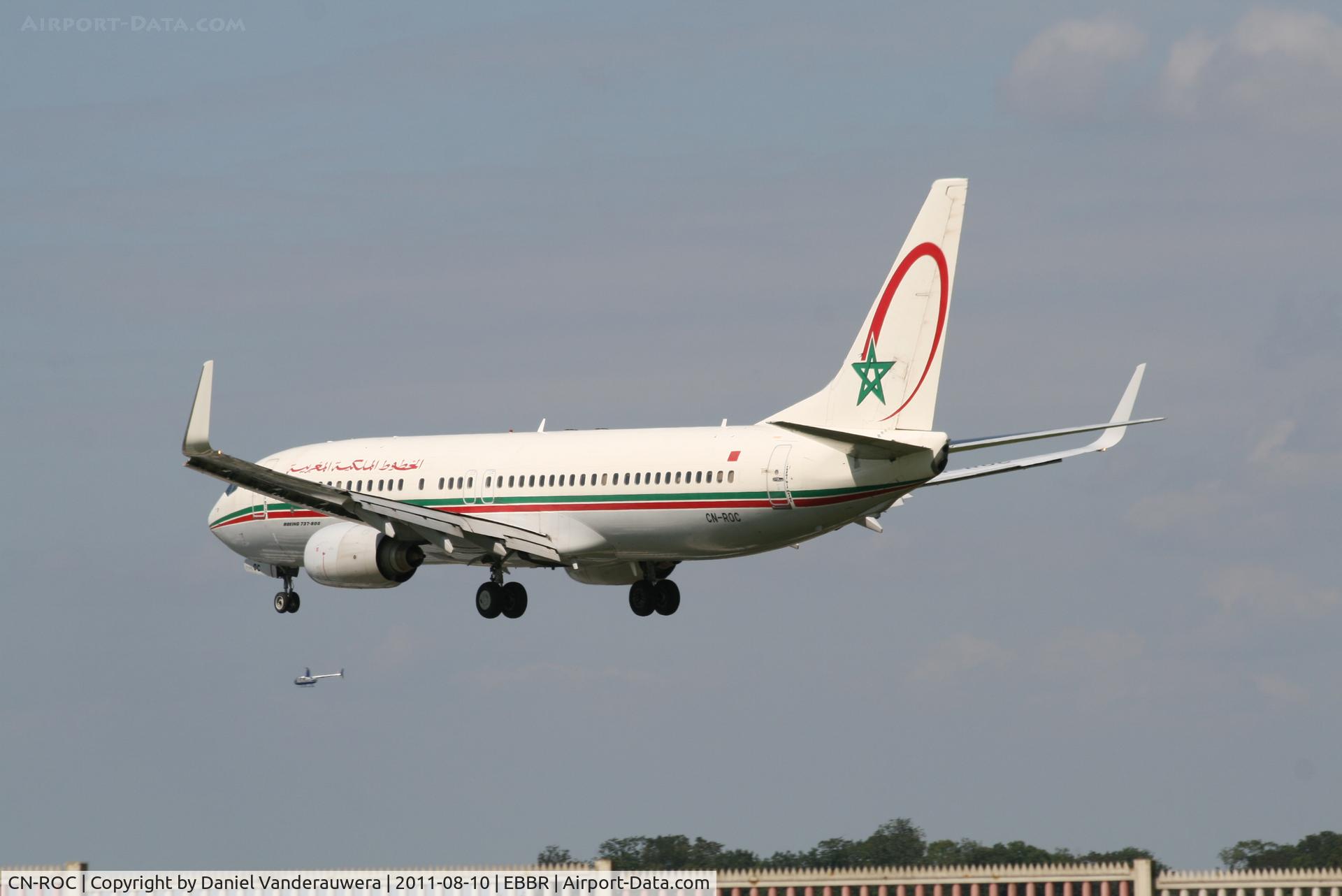 CN-ROC, 2005 Boeing 737-8B6 C/N 33061, Flight AT680 is descending to RWY 25L