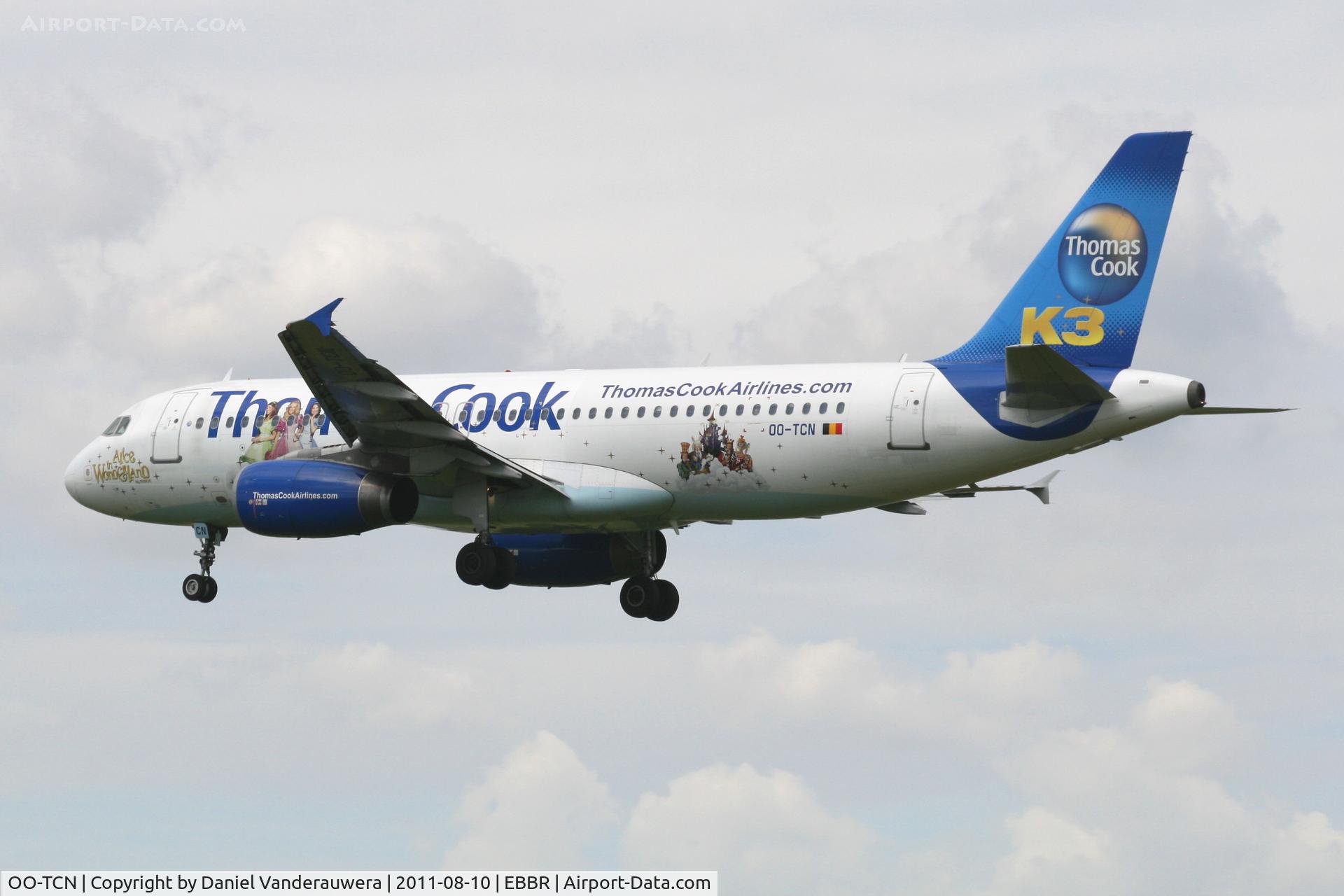 OO-TCN, 1993 Airbus A320-232 C/N 425, Flight FQ3505 is descending to RWY 25L