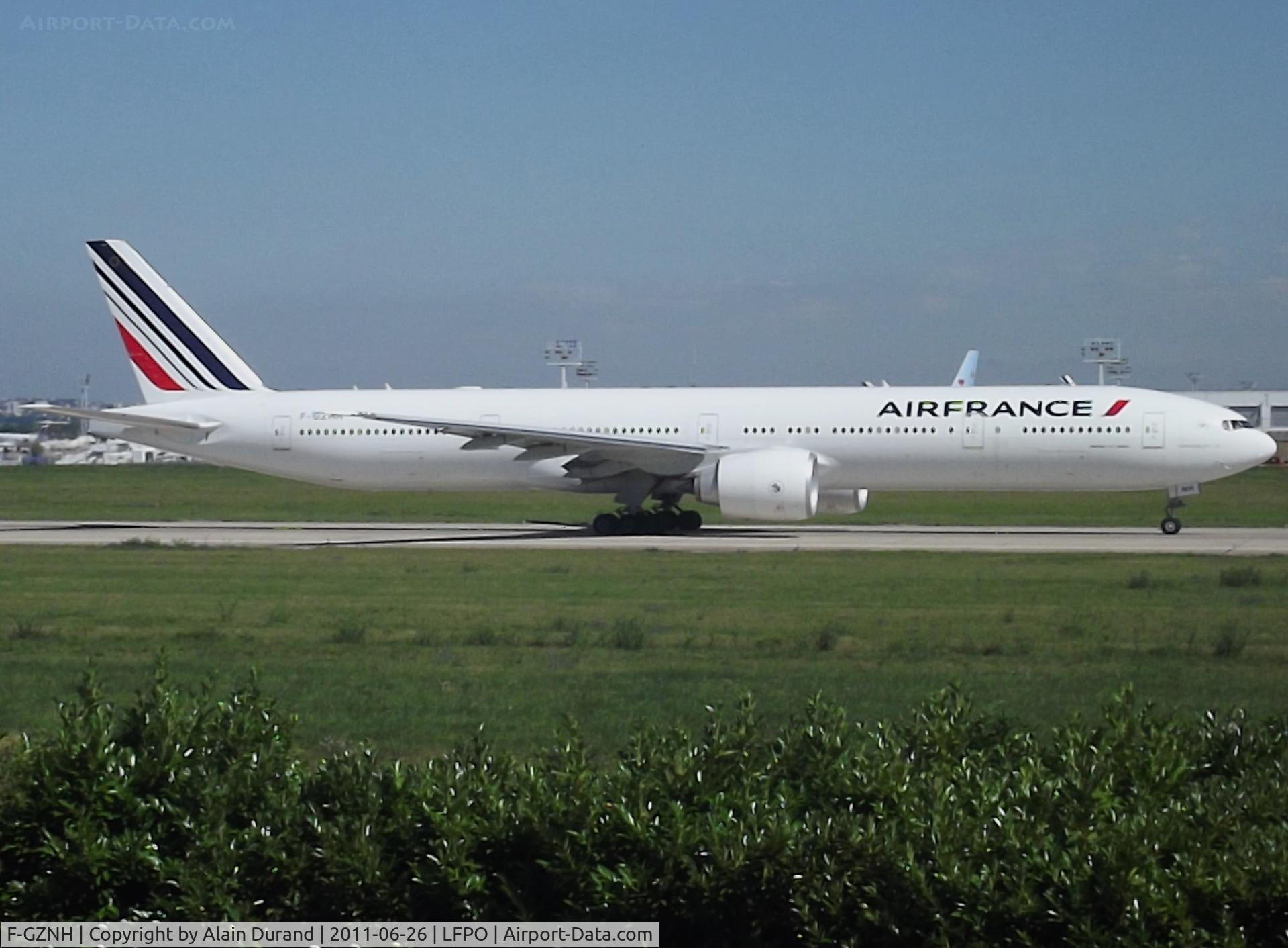 F-GZNH, 2010 Boeing 777-328/ER C/N 35544, Orly gets the lion's share of AF services to/from the french overseas territories and the related base hosts seven Triple Sevens, all 328(ER)s. These 7 fleet members come up with a specific cabin layout for accomodating no fewer than 472 travellers