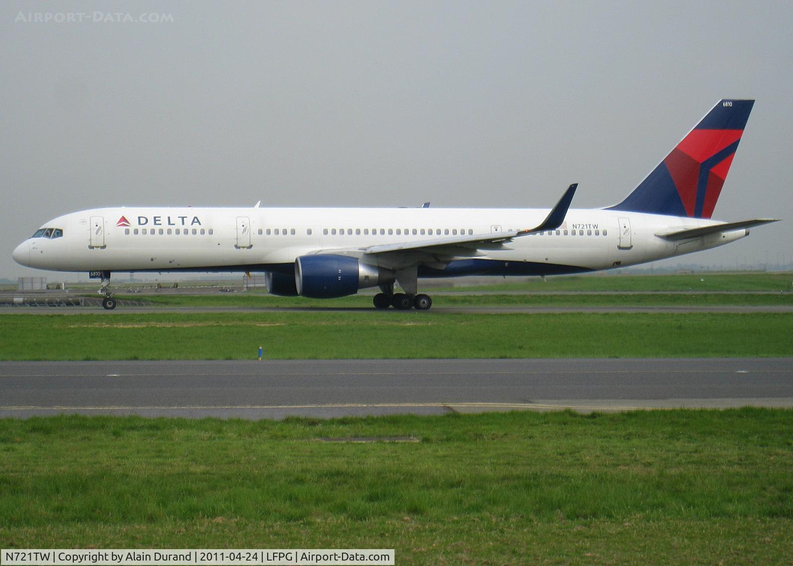 N721TW, 1999 Boeing 757-231 C/N 29954, prior to keep writing her own history of the US Air Transport Industry, c/n 874 was delivered to TWA in 1999, and taken up by AA when the latter absorbed TW