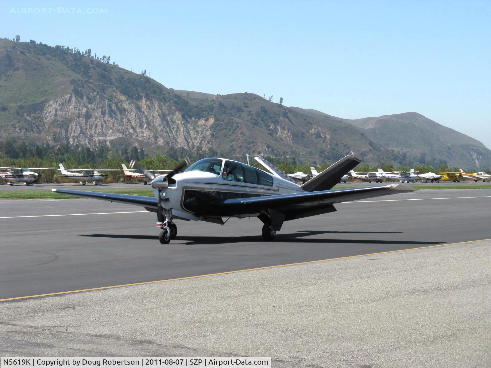 N5619K, 1964 Beech S35 Bonanza C/N D-7380, 1964 Beech S35 BONANZA, Continental IO-520-B 285 Hp, taxi