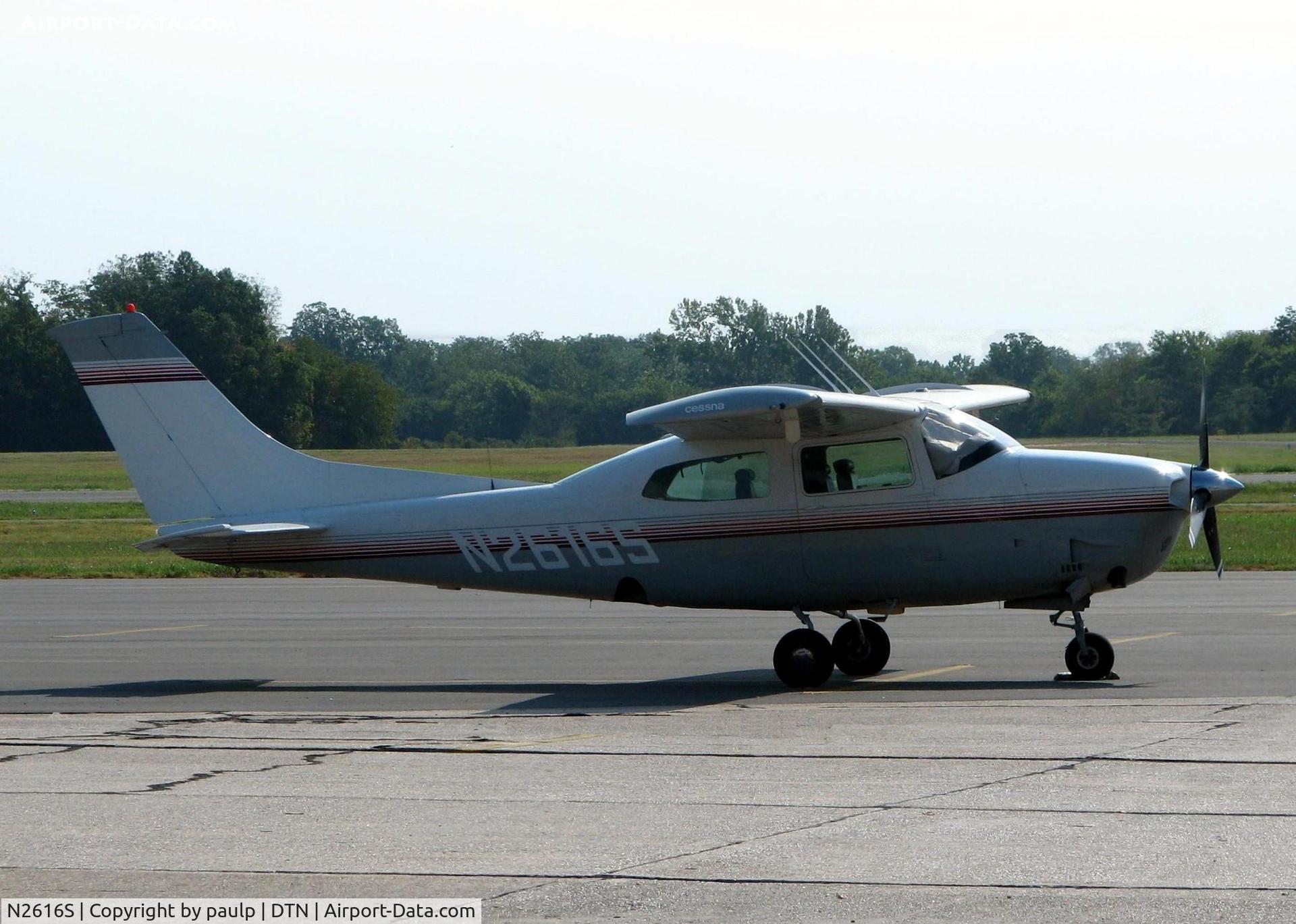 N2616S, 1976 Cessna T210L Turbo Centurion C/N 21061342, At Downtown Shreveport.