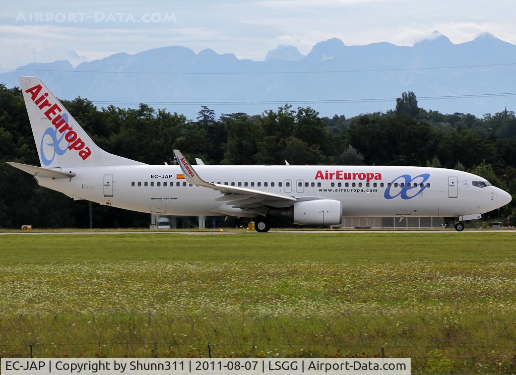 EC-JAP, 2004 Boeing 737-85P C/N 33971, Ready for take off rwy 23