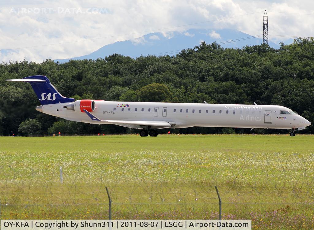 OY-KFA, 2008 Bombardier CRJ-900 (CL-600-2D24) C/N 15206, Ready for take off rwy 23