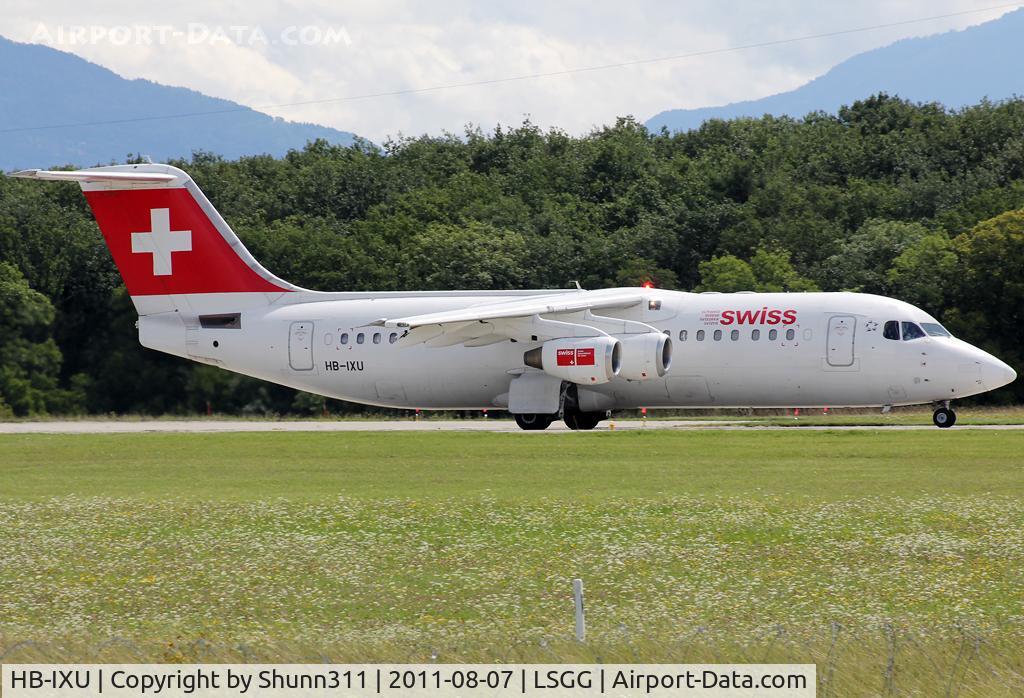 HB-IXU, 1995 British Aerospace Avro 146-RJ100 C/N E3276, Ready for take off rwy 23