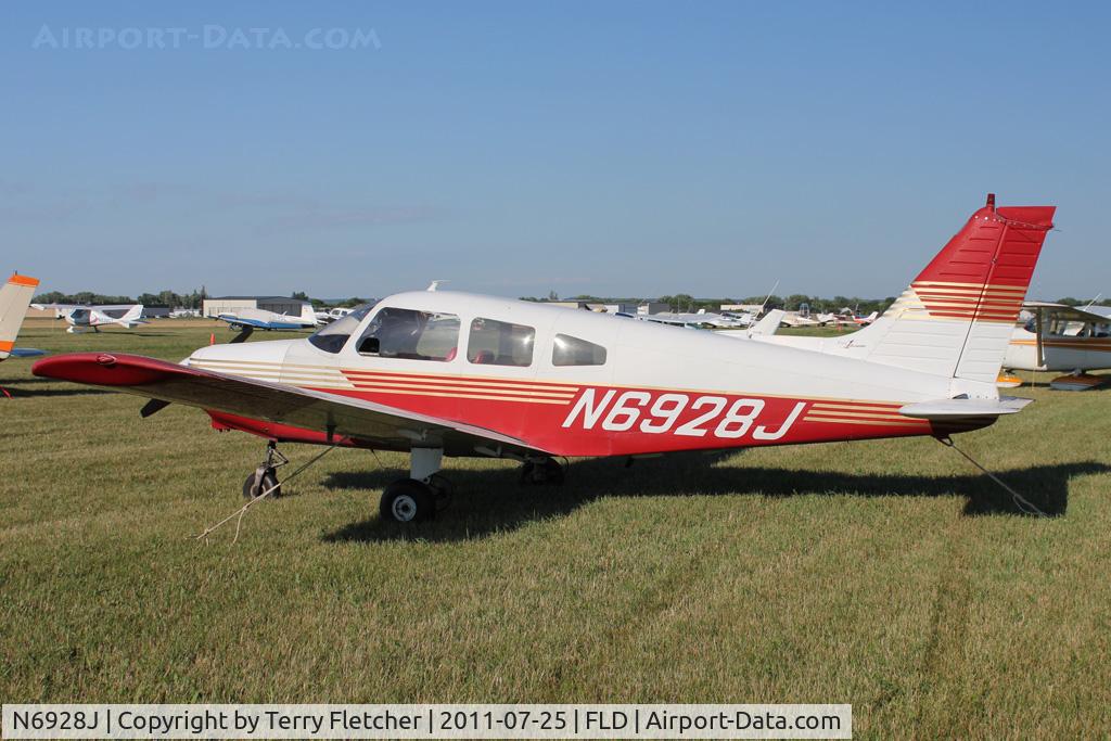 N6928J, 1976 Piper PA-28-151 Cherokee C/N 28-7615400, 1976 Piper PA-28-151, c/n: 28-7615400 at Fond Du Lac