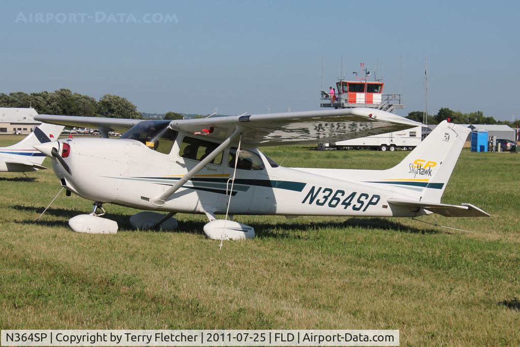 N364SP, 2001 Cessna 172S C/N 172S8782, 2001 Cessna 172S, c/n: 172S8782 at Fond Du Lac