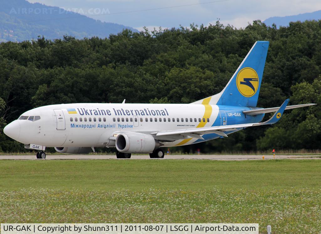 UR-GAK, 1992 Boeing 737-5Y0 C/N 26075, Lining up rwy 23 for departure...
