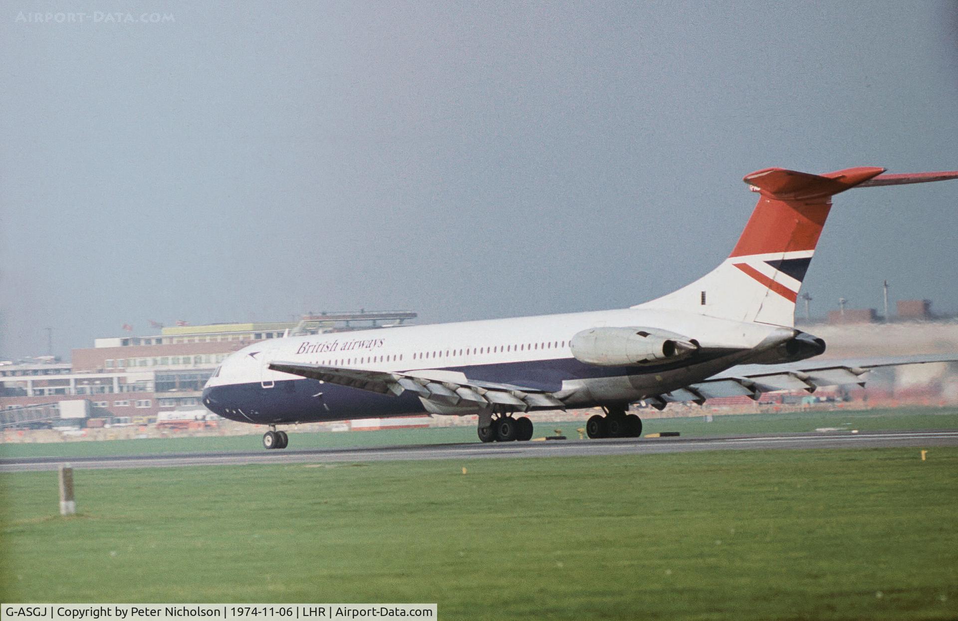 G-ASGJ, 1967 Vickers Super VC10 Srs 1151 C/N 860, Super VC.10 of British Airways preparing for take-off on Runway 27L at Heathrow in November 1974.