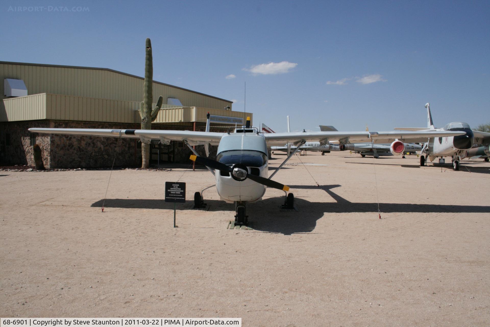 68-6901, Cessna O-2A Super Skymaster Super Skymaster C/N 337M-0190, Taken at Pima Air and Space Museum, in March 2011 whilst on an Aeroprint Aviation tour