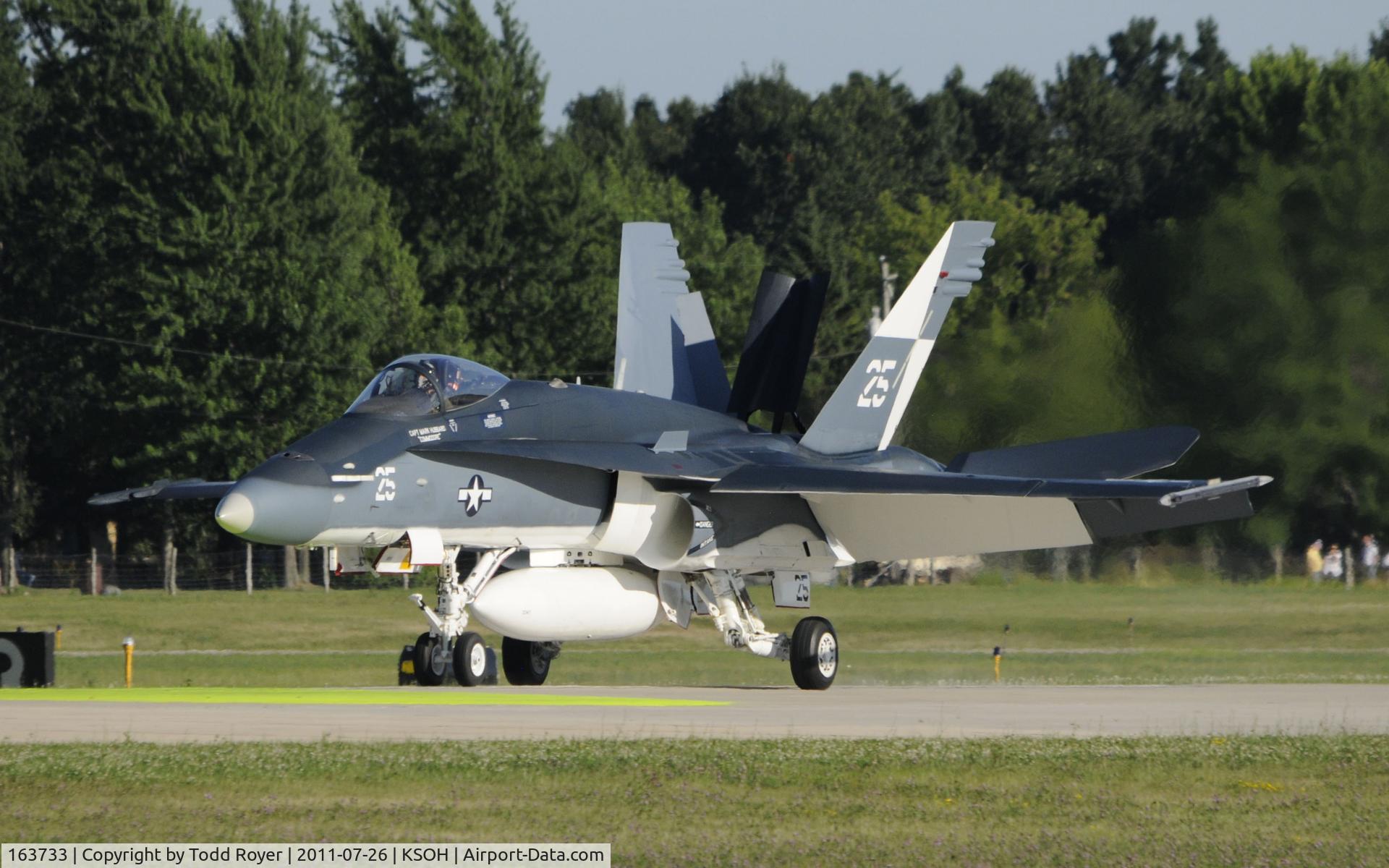 163733, 1989 McDonnell Douglas F/A-18C Hornet C/N 0803, AIRVENTURE 2011