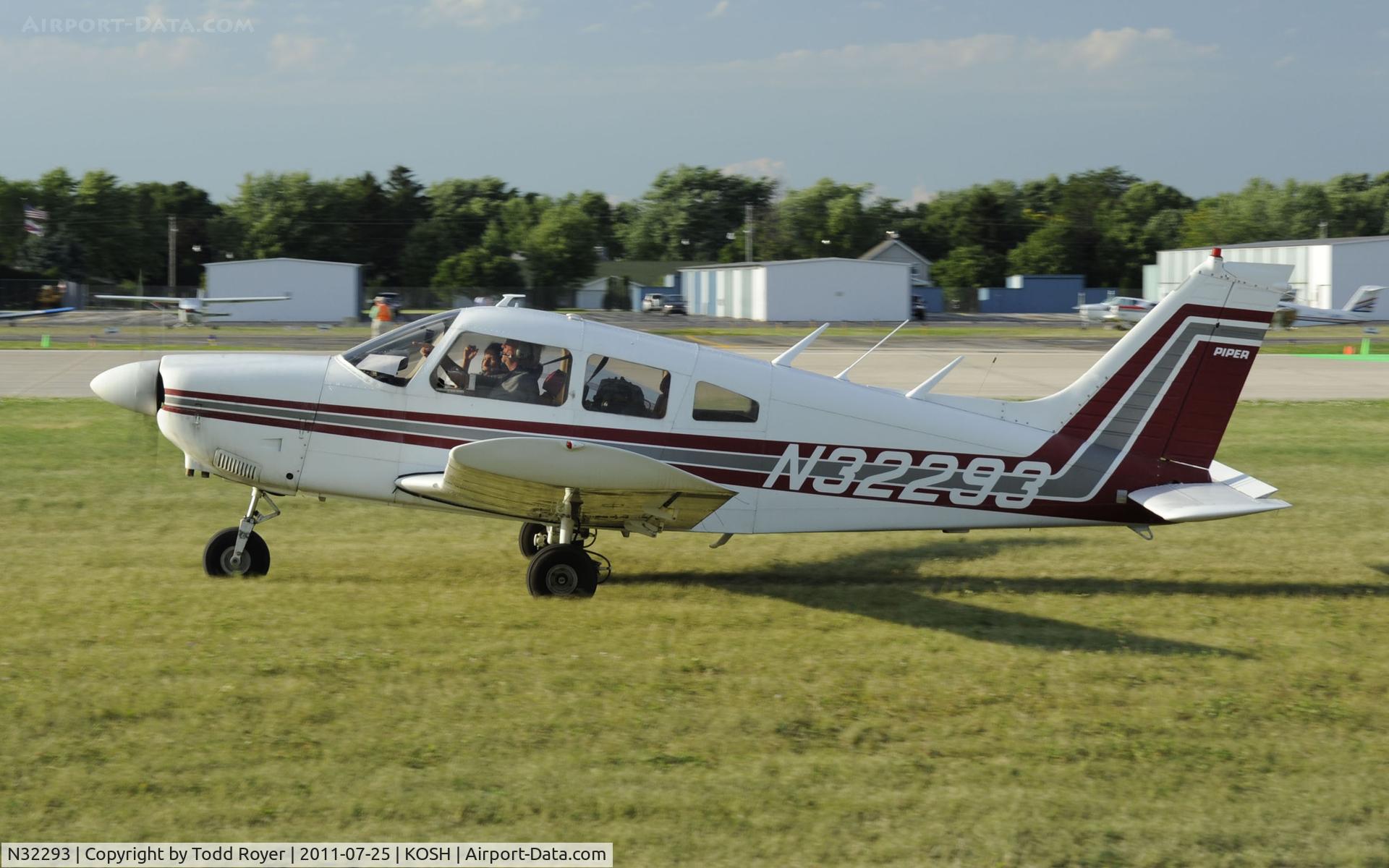 N32293, 1974 Piper PA-28-180 C/N 28-7505046, AIRVENTURE 2011