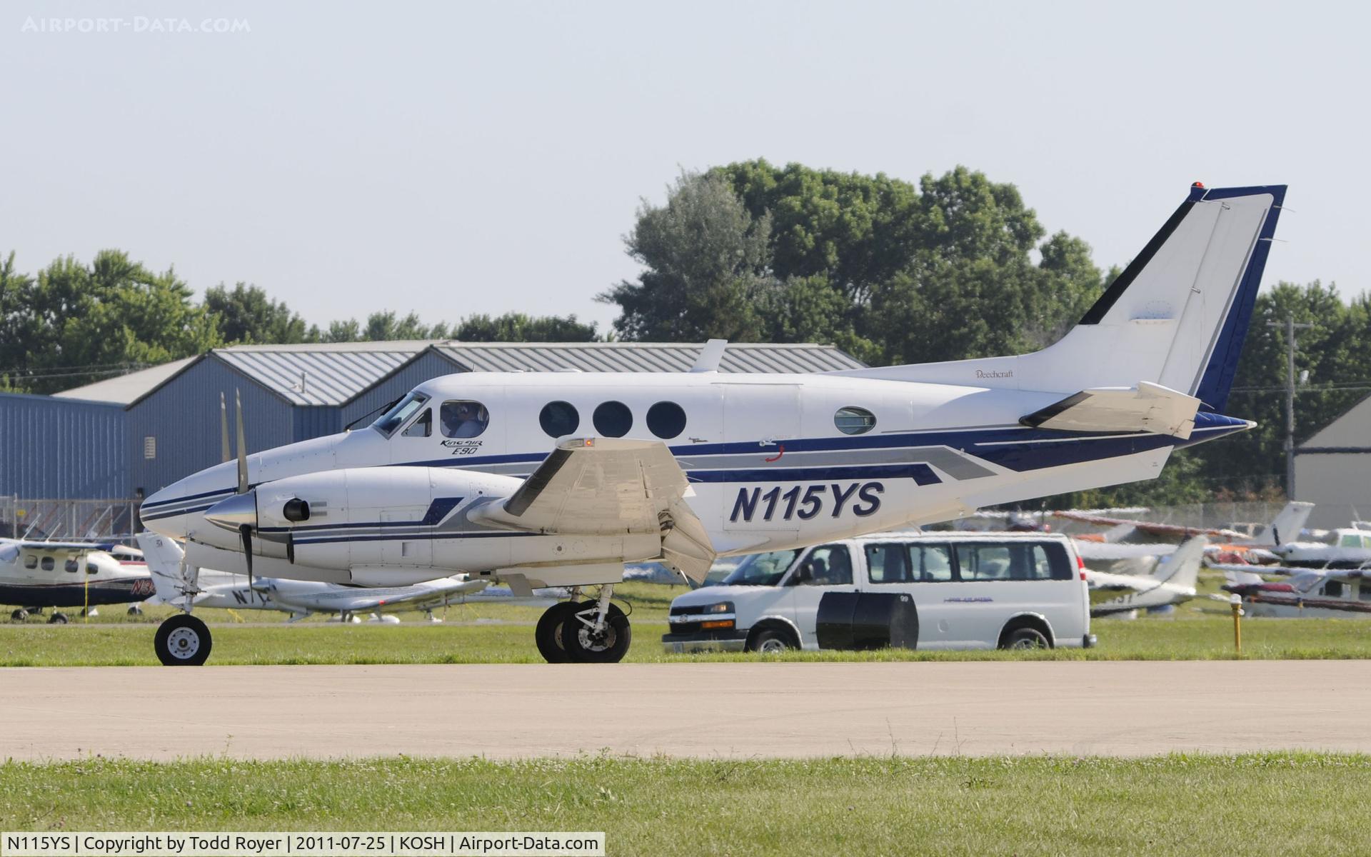 N115YS, 1974 Beech E90 King Air C/N LW-126, AIRVENTURE 2011