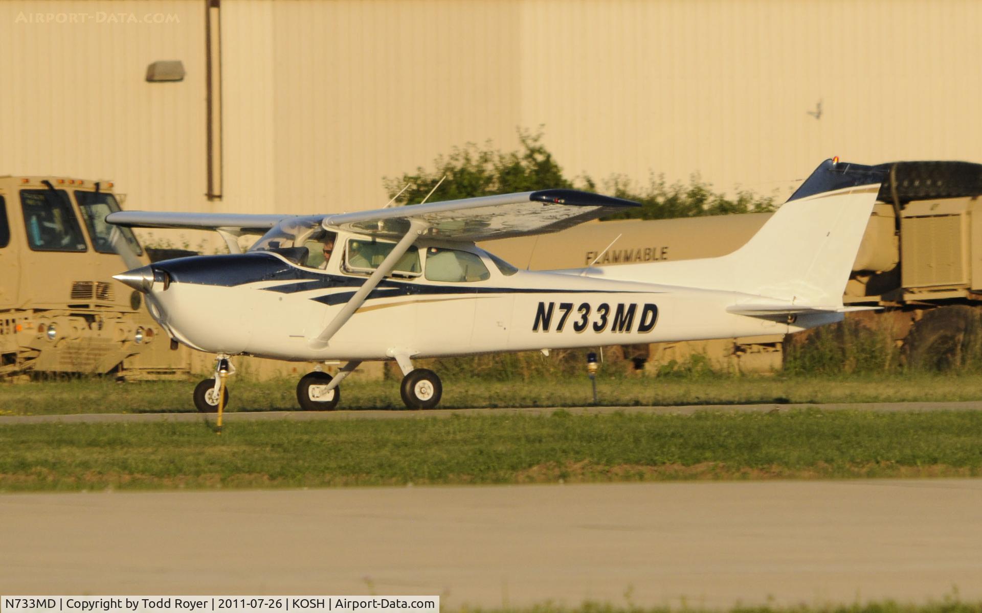N733MD, 1976 Cessna 172N C/N 17268390, AIRVENTURE 2011