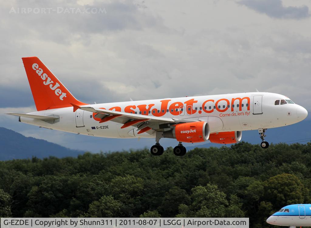 G-EZDE, 2008 Airbus A319-111 C/N 3426, Landing rwy 23