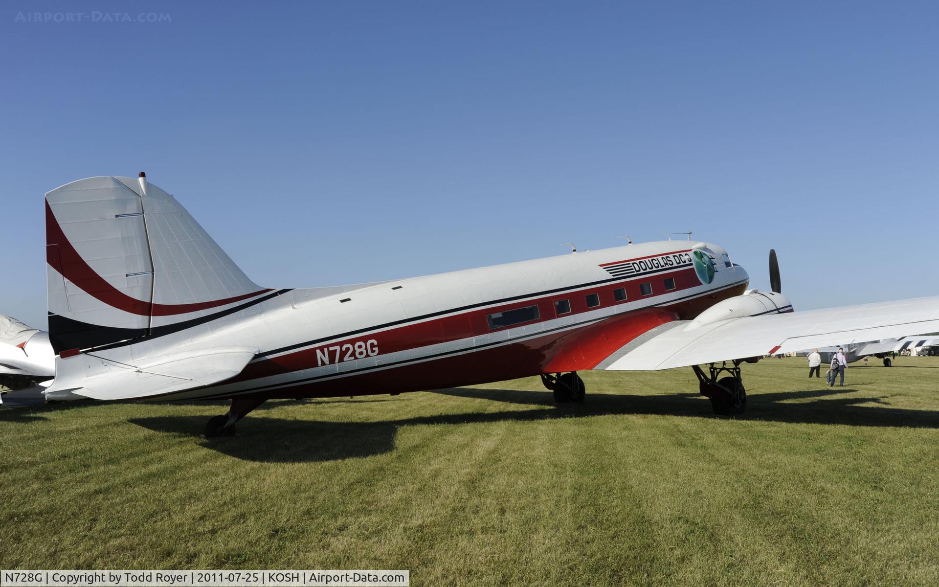 N728G, 1942 Douglas DC-3C (C-47-DL) C/N 4359, AIRVENTURE 2011