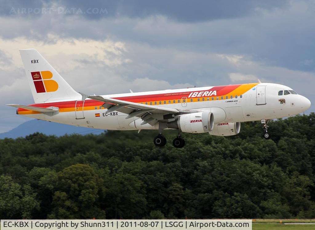 EC-KBX, 2007 Airbus A319-111 C/N 3078, Landing rwy 23
