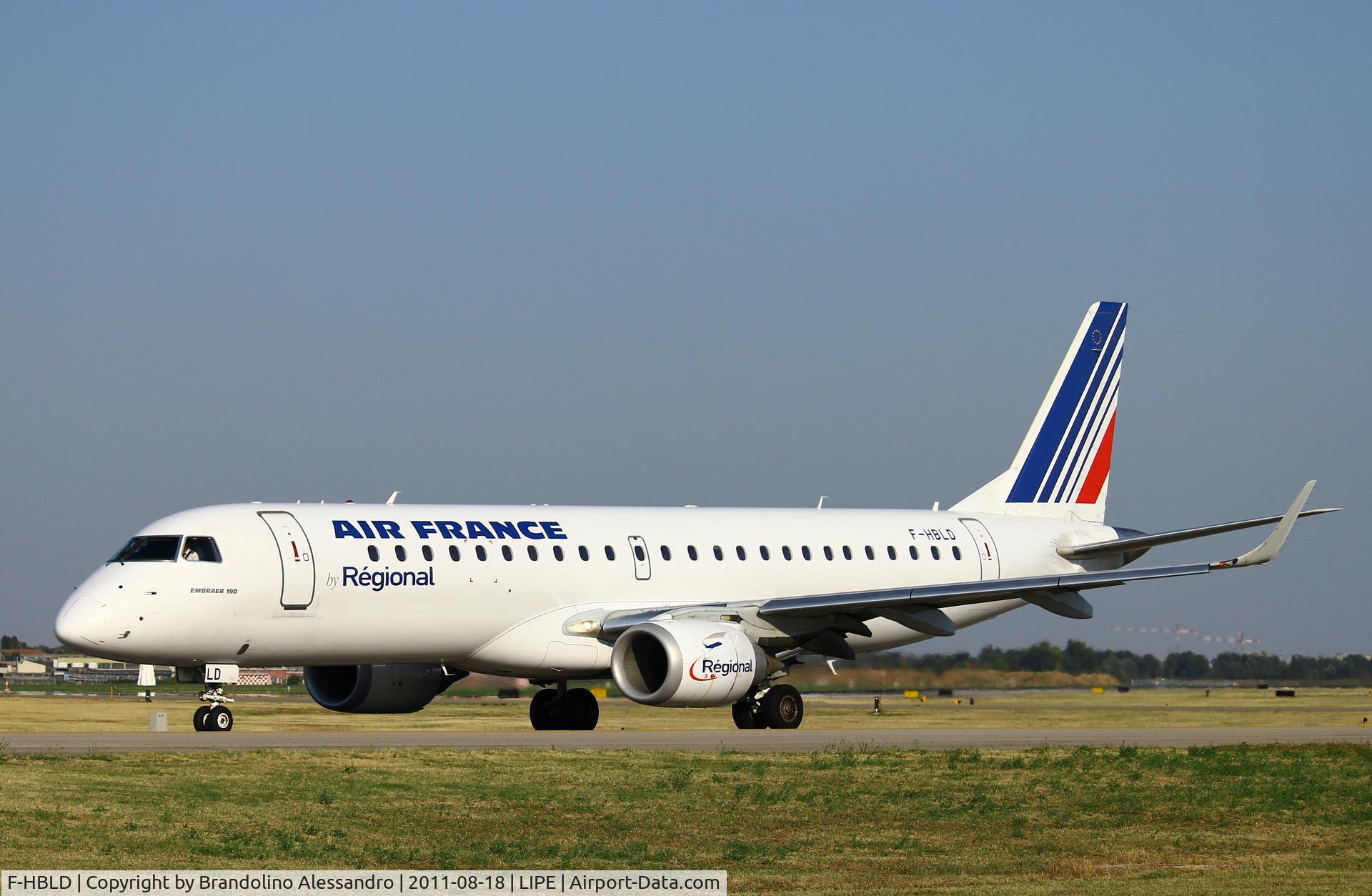 F-HBLD, 2007 Embraer 190LR (ERJ-190-100LR) C/N 19000113, Air France Regional on his way
to RWY 12 
Bologna G.Marconi Airport