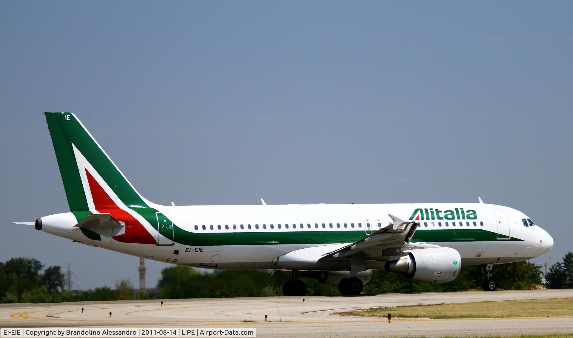EI-EIE, 2010 Airbus A320-216 C/N 4536, Takin' off from RWY12
G.Marconi Airport Bologna