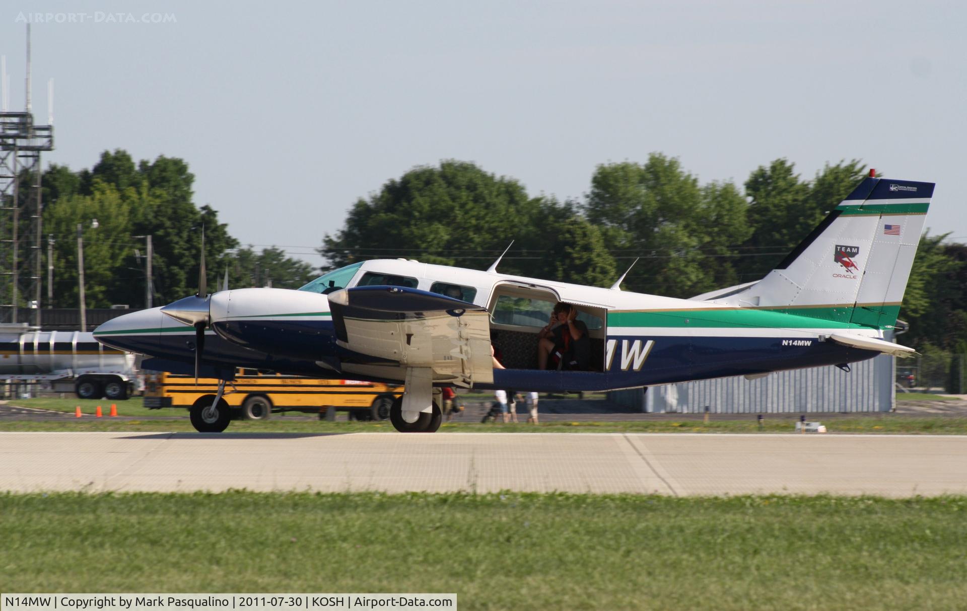 N14MW, 1981 Piper PA-34-220T Seneca C/N 34-8133047, Piper PA-34-220T