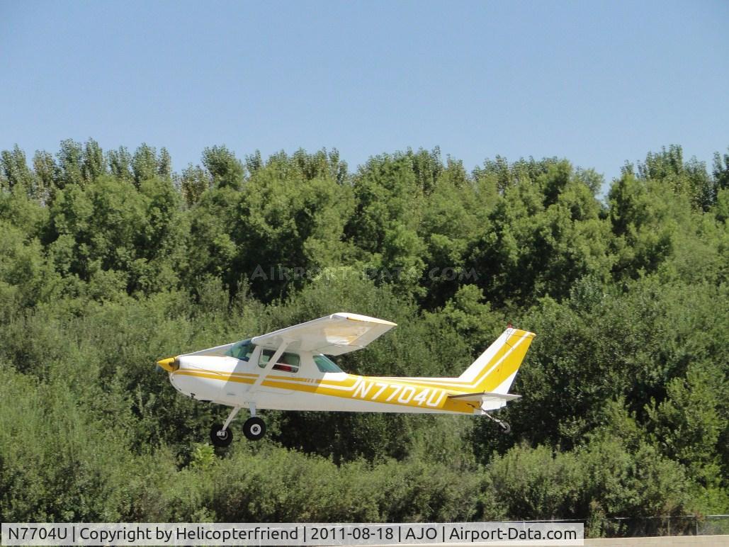 N7704U, 1976 Cessna 150M C/N 15077826, Taking off westbound