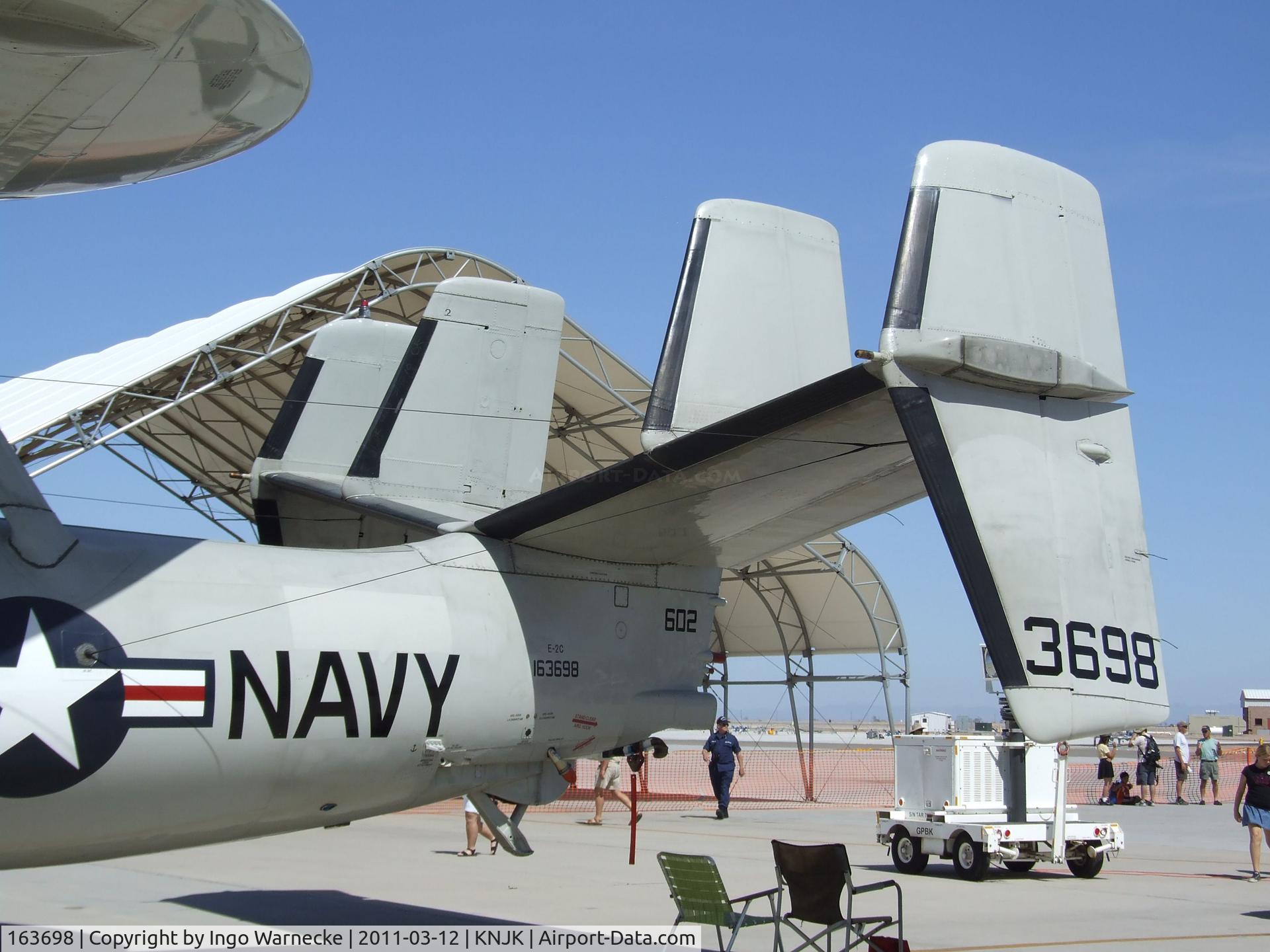 163698, Grumman E-2C Hawkeye Group 1 C/N A52-138, Grumman E-2C Hawkeye of the US Navy at the 2011 airshow at El Centro NAS, CA