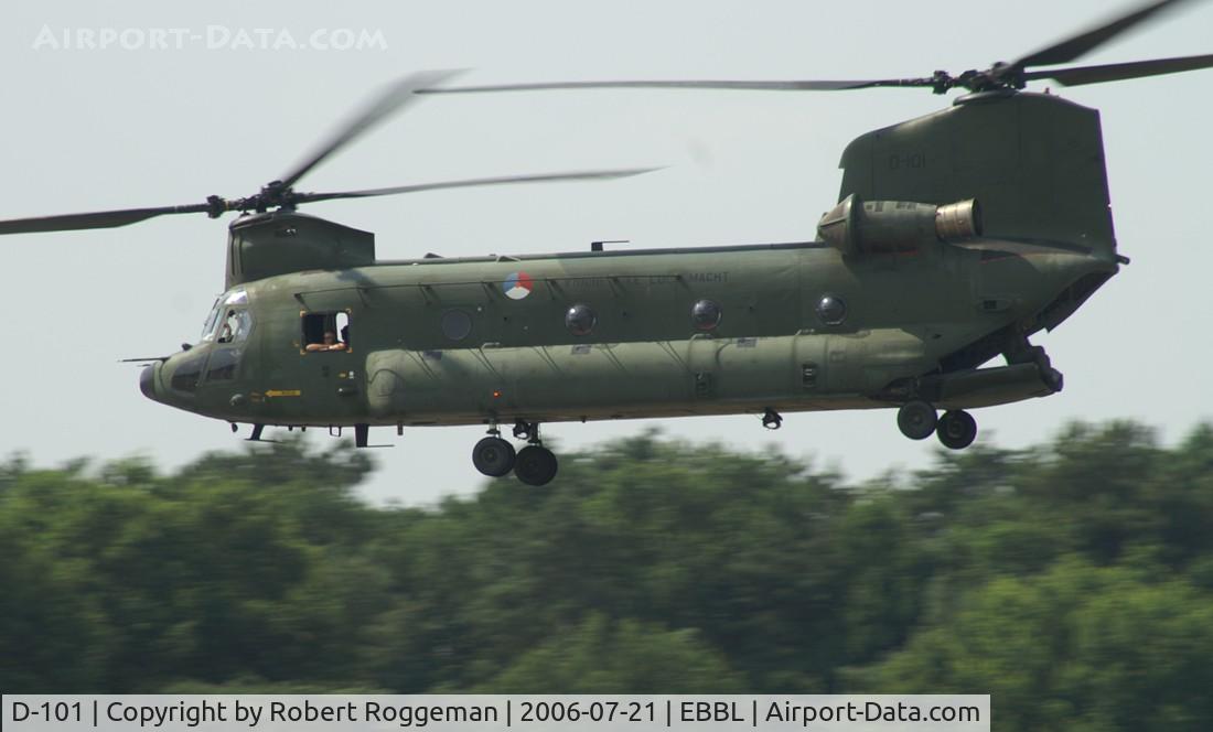 D-101, Boeing CH-47D Chinook C/N M.4101, Low pass