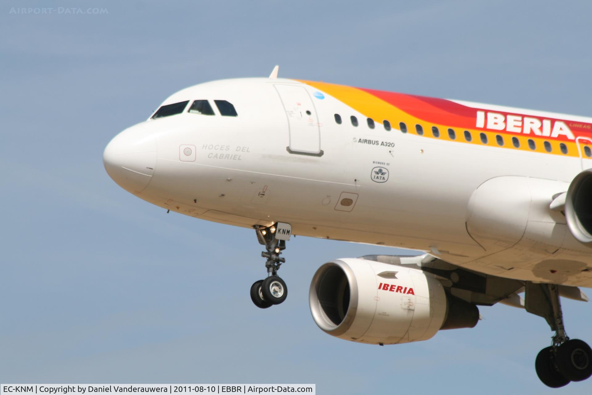 EC-KNM, 2000 Airbus A320-214 C/N 1229, Arrival to RWY 25L