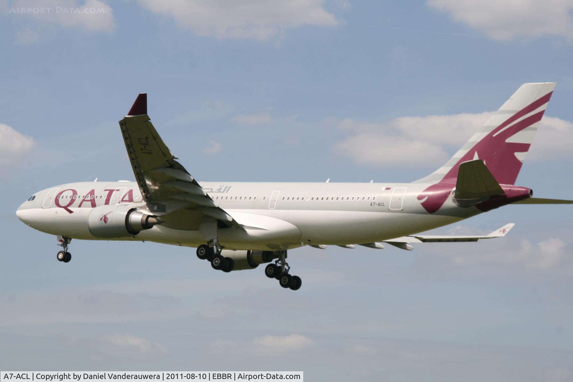 A7-ACL, 2007 Airbus A330-202 C/N 820, Flight QR941 is descending to RWY 25L