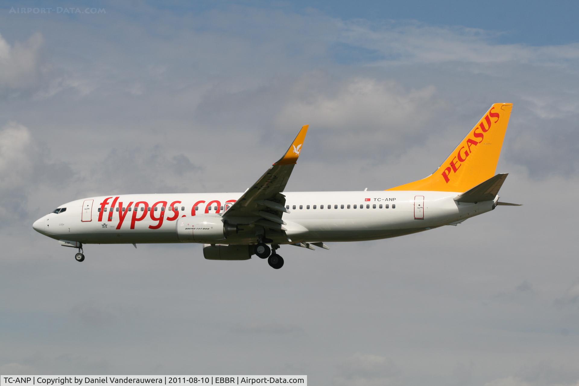 TC-ANP, 2011 Boeing 737-82R C/N 40722, Arrival of flight PC801 to RWY 25L