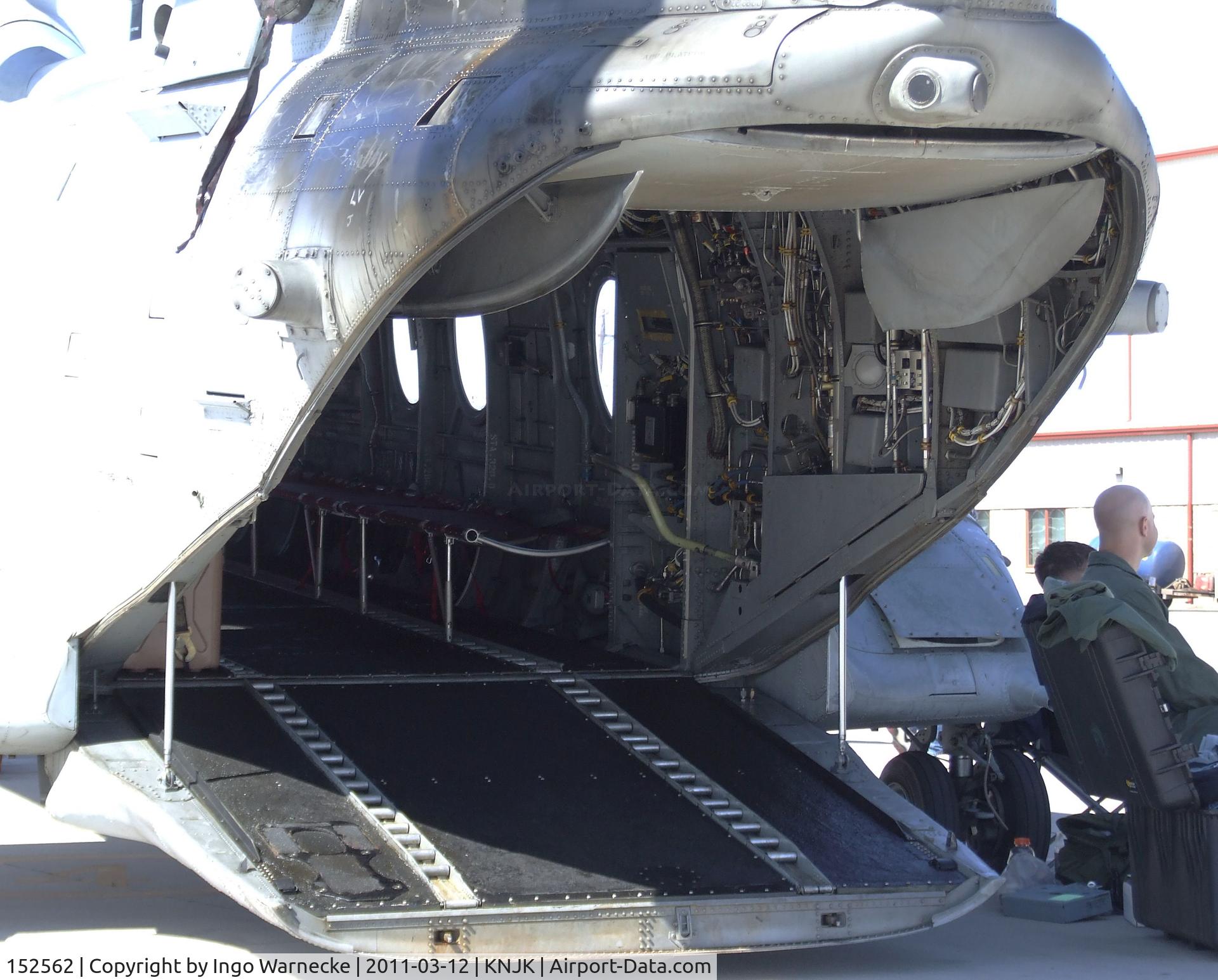 152562, Boeing Vertol CH-46E Sea Knight C/N 2184, Boeing Vertol CH-46E (upgraded from CH-46D) Sea Knight of the USMC at the 2011 airshow at El Centro NAS, CA