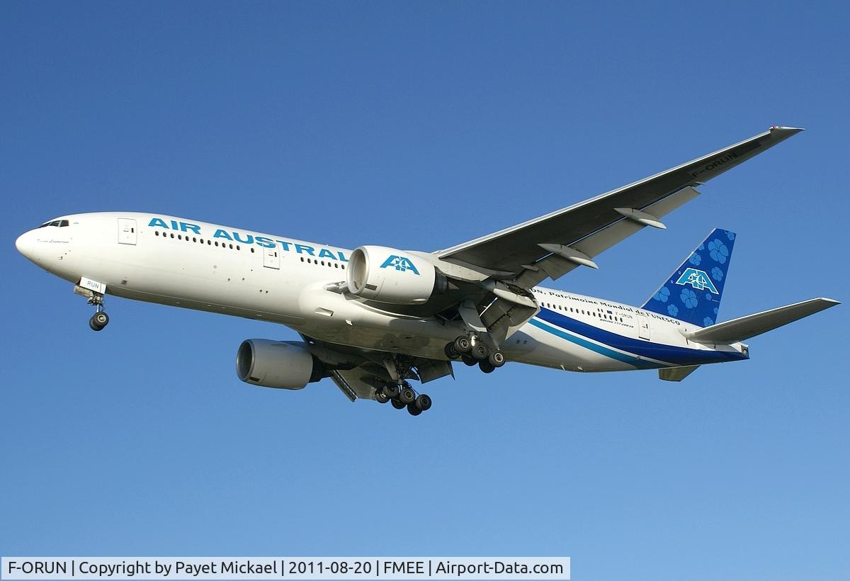 F-ORUN, 1999 Boeing 777-2Q8/ER C/N 28676, Final 14