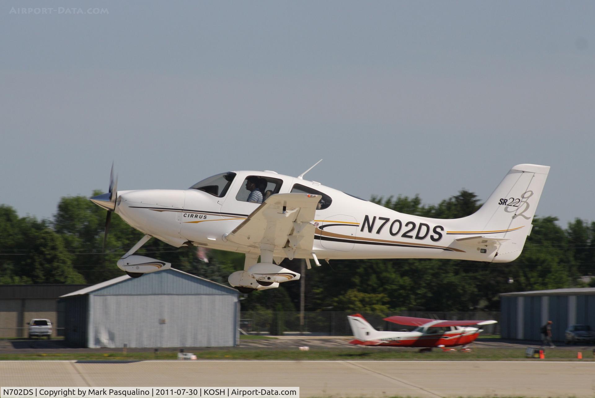 N702DS, 2004 Cirrus SR22 C/N 0989, Cirrus SR22