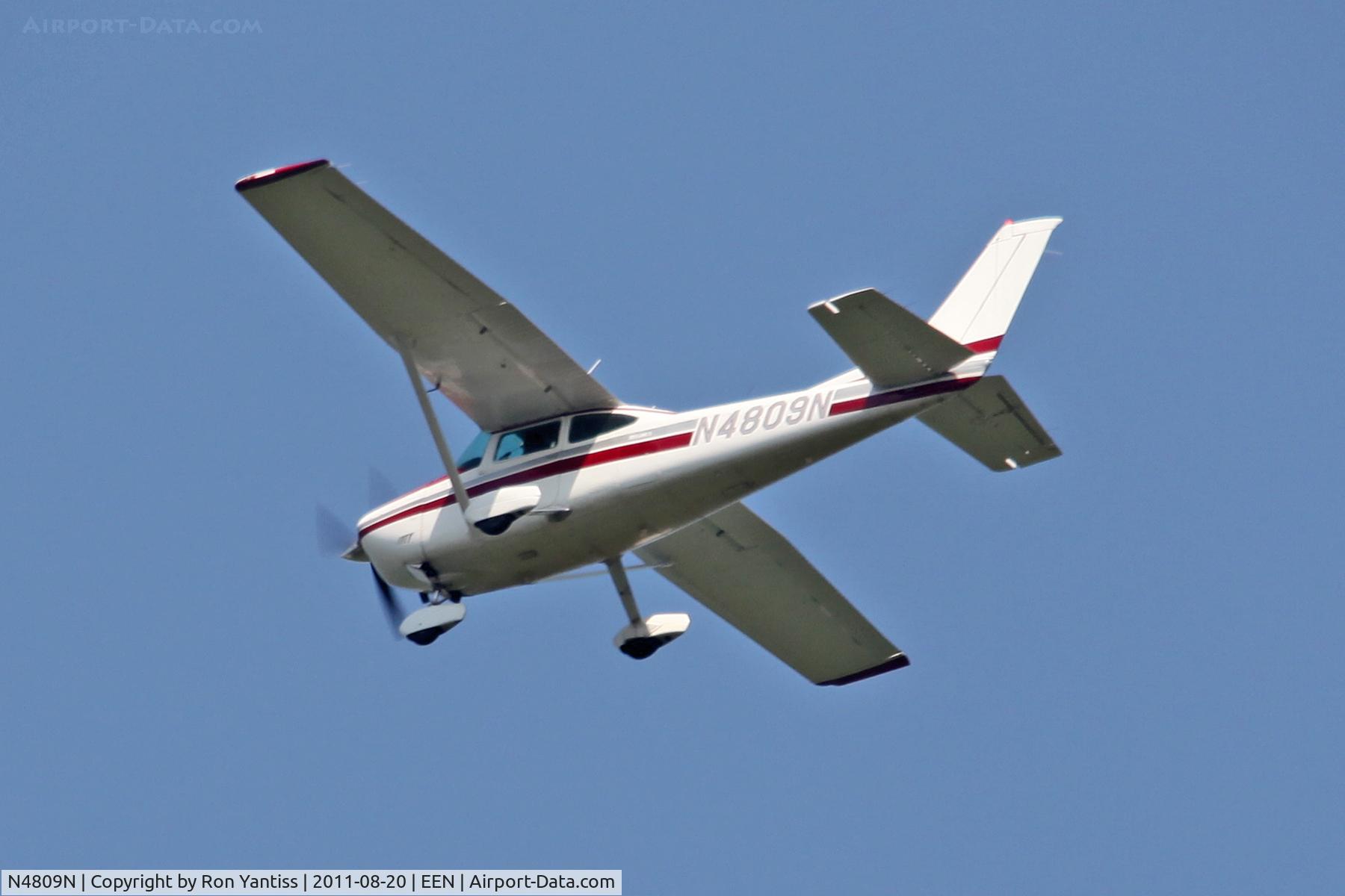 N4809N, 1979 Cessna 182Q Skylane C/N 18267383, On approach runway 02 Dillant-Hopkins Airport, Keene, NH