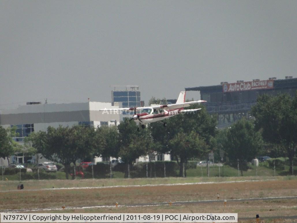 N7972V, 1976 Cessna 177RG Cardinal C/N 177RG0915, On final to runway 26R