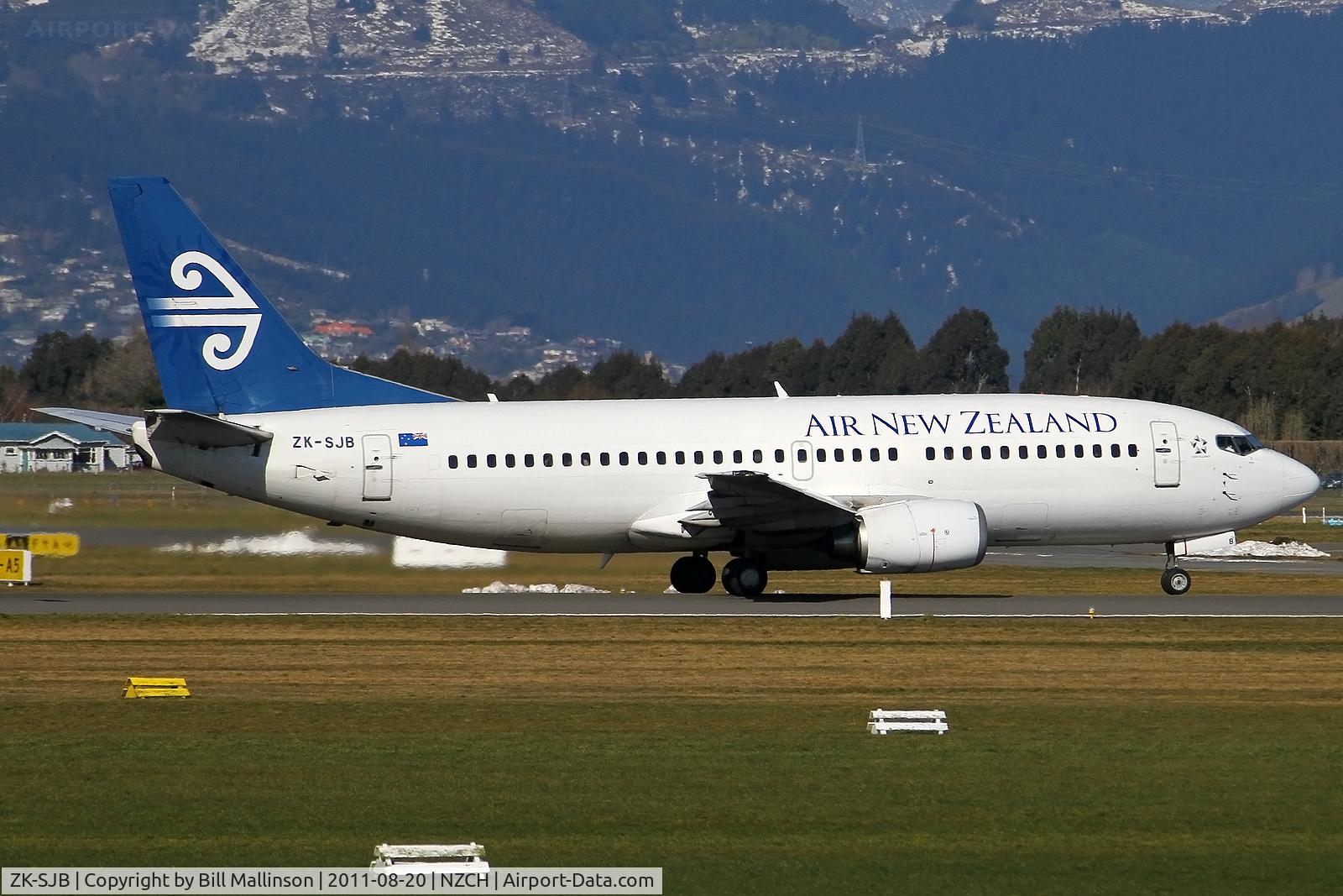 ZK-SJB, 1997 Boeing 737-33R C/N 28868, away from 20