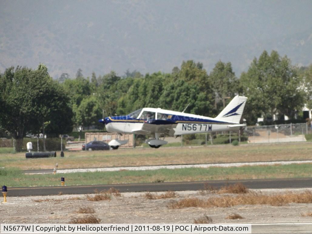 N5677W, 1962 Piper PA-28-160 Cherokee C/N 28-909, Landing on runway 26L
