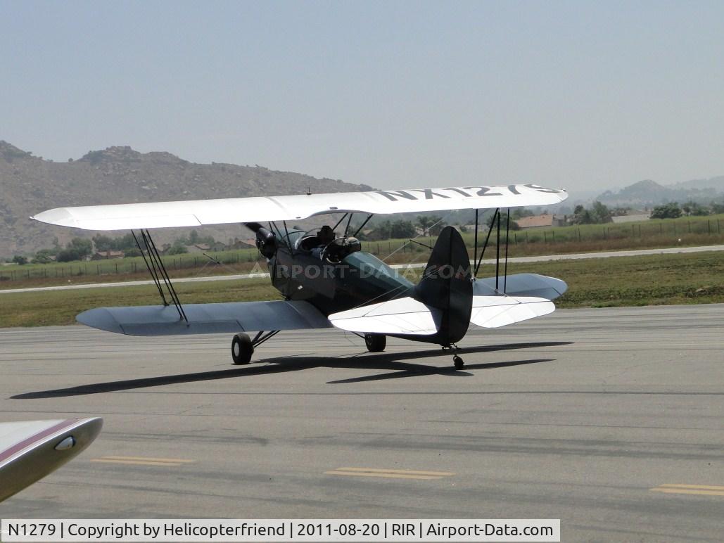 N1279, Hatz CB-1 C/N 279, Taxiing to take off