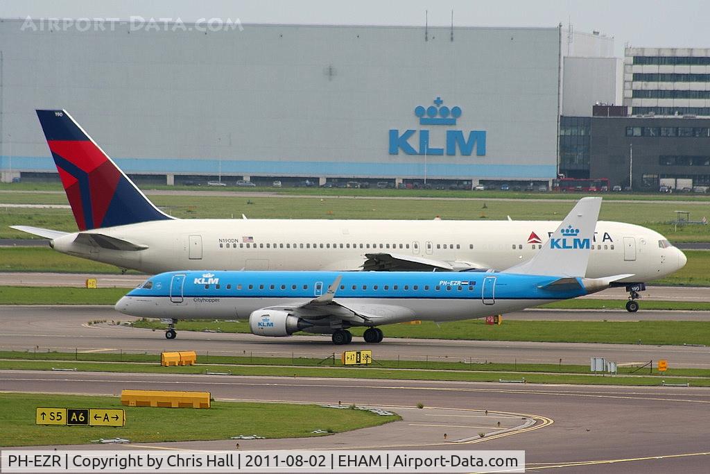 PH-EZR, 2010 Embraer 190LR (ERJ-190-100LR) C/N 19000375, KLM Cityhopper