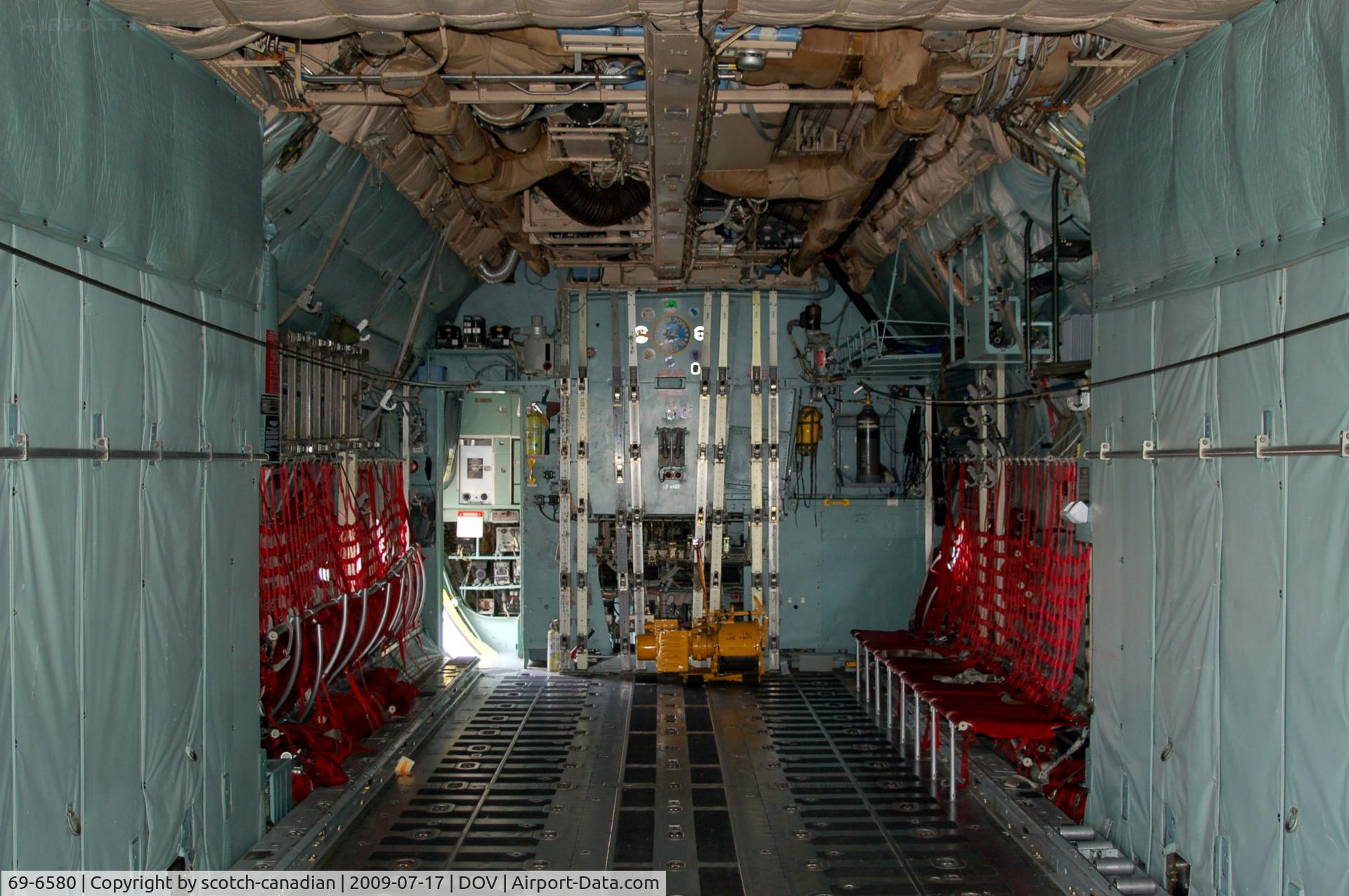 69-6580, 1969 Lockheed C-130E Hercules C/N 382-4356, Lockheed C-130E Hercules Cargo Bay looking forward at the Air Mobility Command Museum, Dover AFB, DE