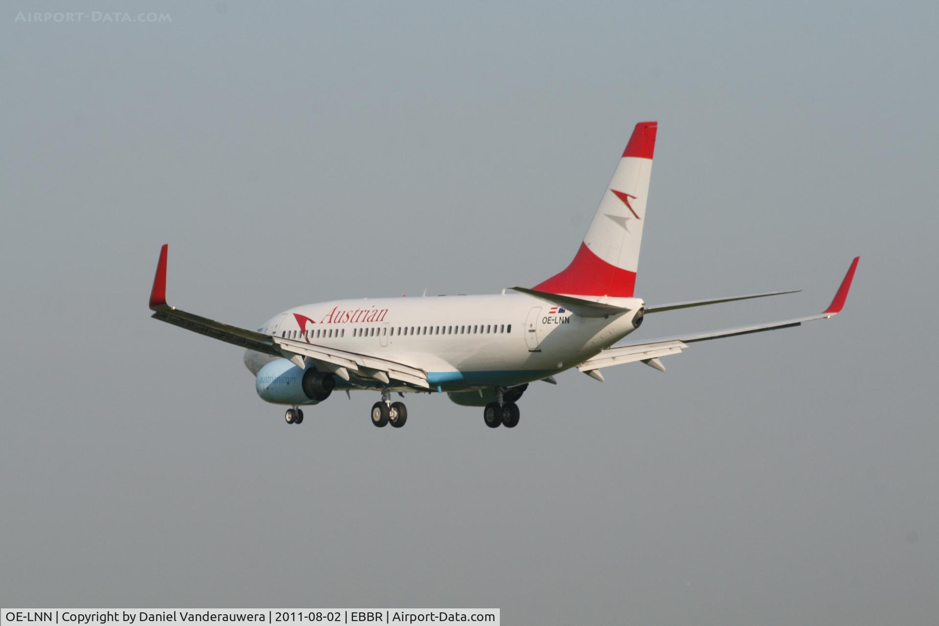 OE-LNN, 2000 Boeing 737-7Z9 C/N 30418, Flight OS351 is descending to RWY 25L