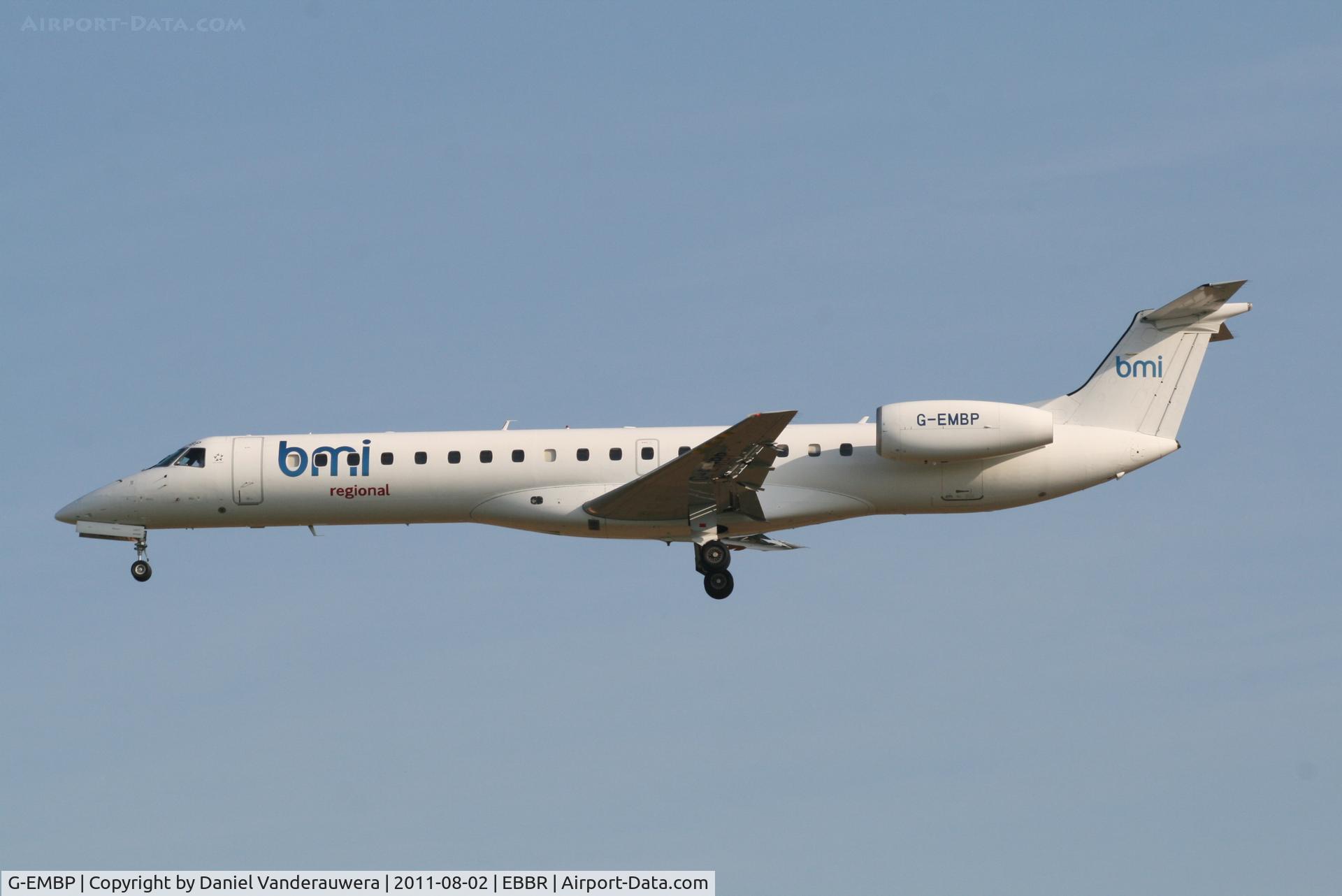 G-EMBP, 2000 Embraer EMB-145EU (ERJ-145EU) C/N 145300, Arrival of flight BD1627 to RWY 25L